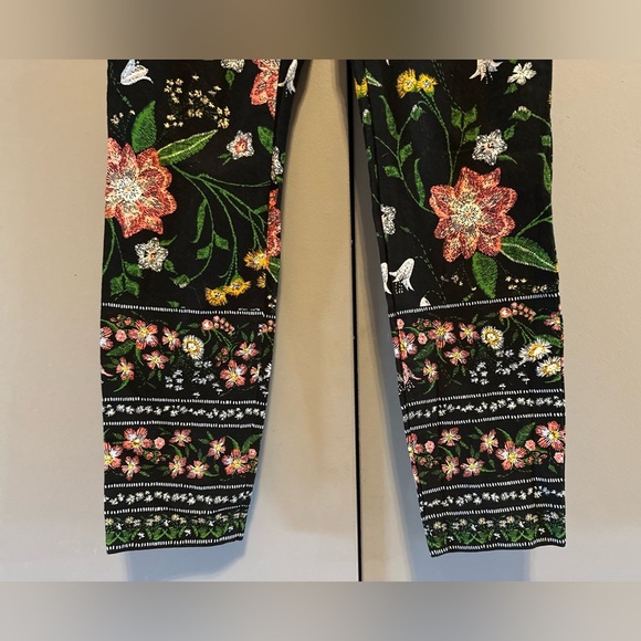 Old Navy -  Floral Mid-Rise Pixie Pant (Size 4) - Picture 5 of 14